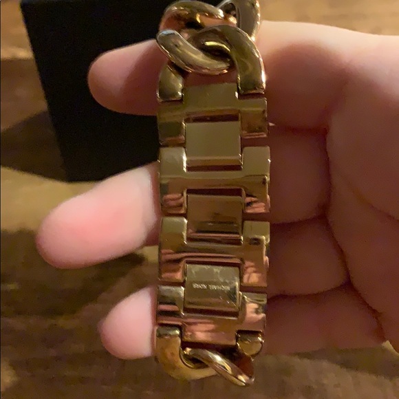 Gorgeous Michael Kors Bracelet Watch!! - Picture 4 of 7